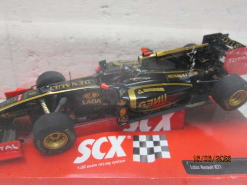 SCX : LOTUS RENAULT R31  : F1 CAR - BOXED
