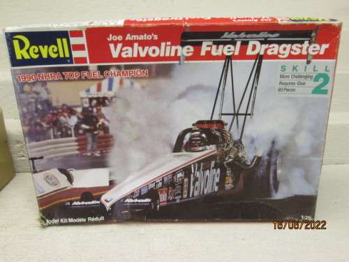 REVELL : 1:25 SCALE VALVOLINE FUEL DRAGSTER - KIT - BOXED