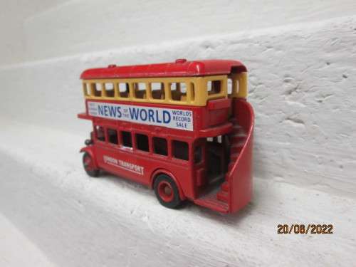 HO SCALE : LLEDO : LONDON TRANSPORT OLD TIMER - DOUBLE DECKER BUS