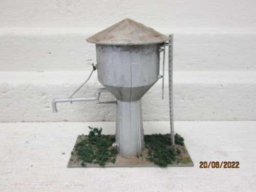 HO SCALE : POLA : LARGE WATER TOWER