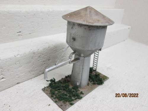 HO SCALE : POLA : LARGE WATER TOWER