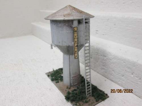HO SCALE : POLA : LARGE WATER TOWER