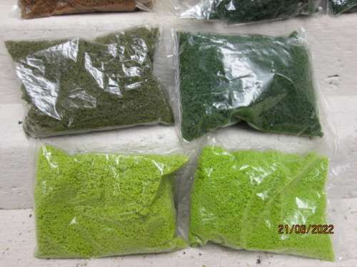HO SCALE :VARIOUS SCATTER MATERIAL X7 SMALL PACKETS