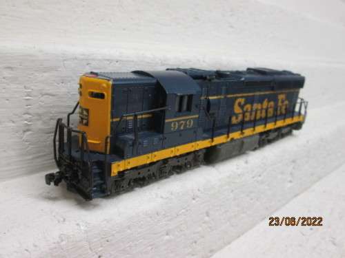 HO SCALE : ATLAS : SANTE FE SD24 DIESEL LOCOMOTIVE