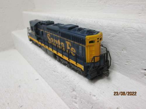 HO SCALE : ATLAS : SANTE FE SD24 DIESEL LOCOMOTIVE