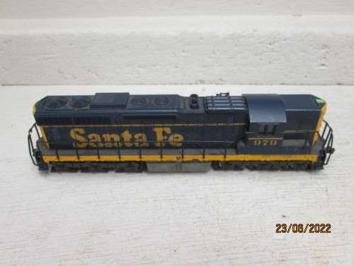 HO SCALE : ATLAS : SANTE FE SD24 DIESEL LOCOMOTIVE