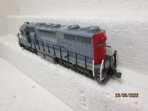 HO SCALE : ATLAS : SOUTHERN PACIFIC SD35 DIESEL LOCOMOTIVE
