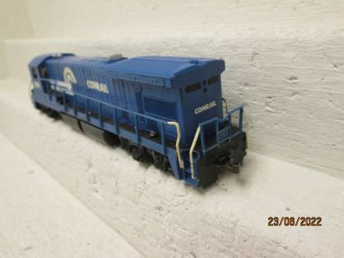 HO SCALE : ATLAS : CONRAIL B23 DIESEL LOCOMOTIVE