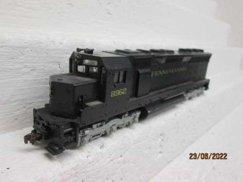 HO SCALE : ATHEARN : PENNSYLVANIA SD45 DIESEL LOCOMOTIVE