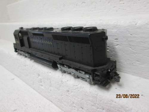 HO SCALE : ATHEARN : PENNSYLVANIA SD45 DIESEL LOCOMOTIVE