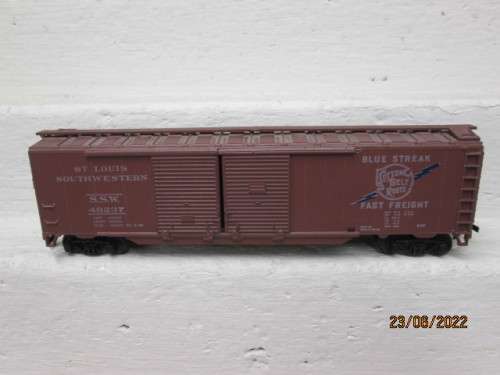 HO SCALE : ATHEARN : 50 FOOT DOUBLE DOOR BOX CAR