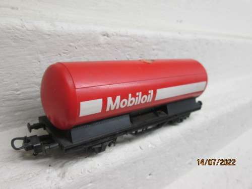 HO SCALE : LIMA : MOBIL OIL TANKER