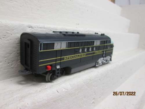 HO SCALE : ENTRY LEVEL DIESEL LOCOMOTIVE