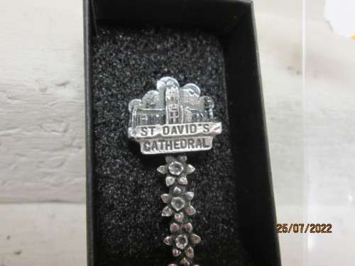 AE WILLIAMS : PEWTER SPOON - ST DAVIDS CATHEDRAL - BOXED