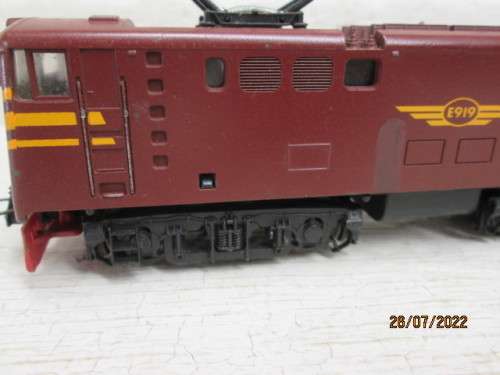 HO SCALE : LIMA : SAR : 5E BROWN - ELECTRIC LOCOMOTIVE