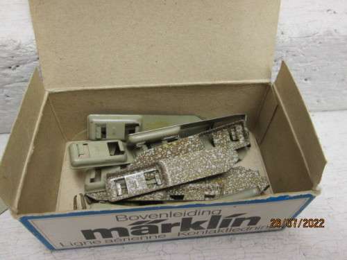 HO SCALE : MARKLIN : CATENARY MASTS X17  - BOXED