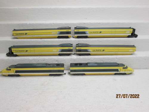 HO SCALE : LIMA : LA POSTE - SPEED TRAIN SET OF X6