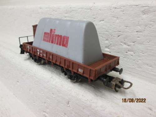 HO SCALE : LIMA : OPEN WAGON WITH LIMA LOAD - BOXED