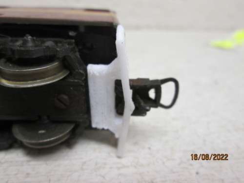 HO SCALE :  LIMA SAR : 5E ELECTRIC LOCO - REPLACEMENT WHITE COW-CATCHER