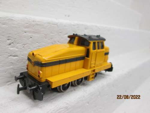 HO SCALE : MARKLIN : YELLOW DIESEL SHUNTER - BOXED