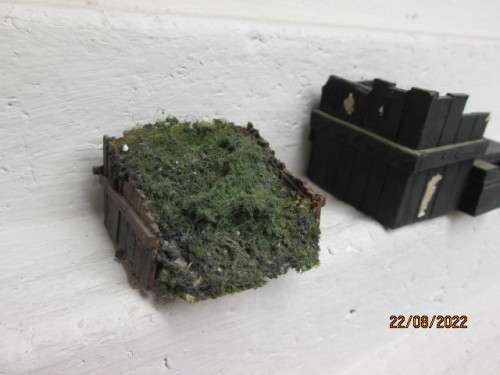HO / OO SCALE : BRIDGE SUPPORTS + BITS AND PIECES