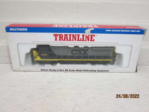 HO SCALE : WALTHERS : CSX - GE DASH 8 40B DIESEL LOCOMOTIVE - BOXED