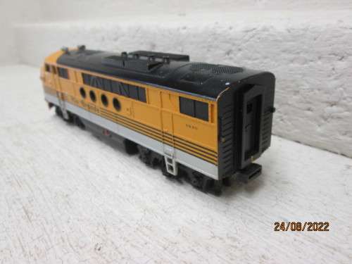 HO SCALE : BACHMANN : RIO GRANDE - F7  DIESEL LOCOMOTIVE