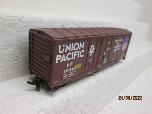 HO SCALE : ATHEARN : 40 FOOT UNION PACIFIC BOX CAR WAGON - BOXED
