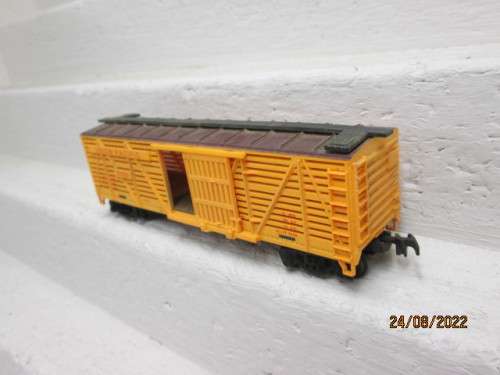HO SCALE : UNION PACIFIC : 40 FOOT CATTLE STOCK CAR WAGON