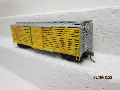 HO SCALE : UNION PACIFIC : 40 FOOT CATTLE STOCK CAR WAGON