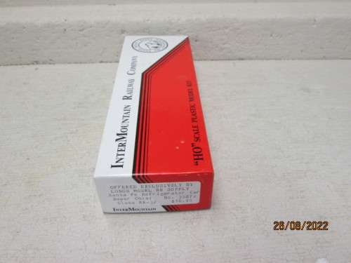 HO SCALE : INTERMOUNTAIN - SANTA FE - 51 FOOT BOX CAR WAGON - BOXED