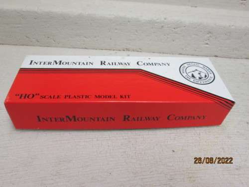 HO SCALE : INTERMOUNTAIN - RIO GRANDE 50FOOT 3-BAY  - CLOSED HOPPER WAGON - BOXED