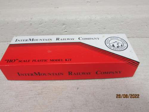 HO SCALE : INTERMOUNTAIN - HERITAGE FUND- 55 FOOT 4-BAY  - CYLINDRICAL HOPPER WAGON - BOXED
