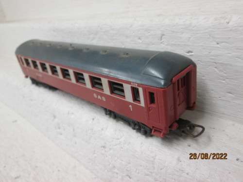 HO SCALE : LIMA : SAR : FIRST CLASS ORANGE EXPRESS COACH