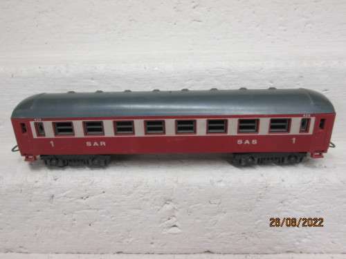 HO SCALE : LIMA : SAR : FIRST CLASS ORANGE EXPRESS COACH