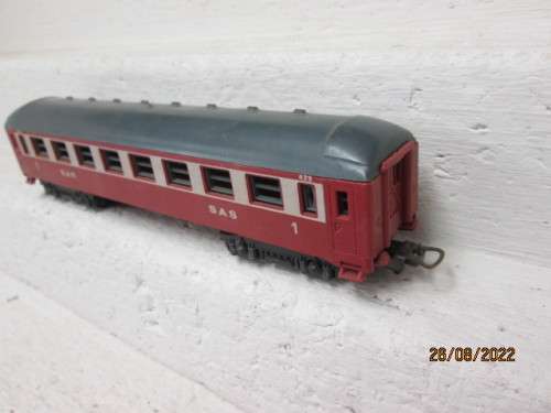HO SCALE : LIMA : SAR : FIRST CLASS ORANGE EXPRESS COACH