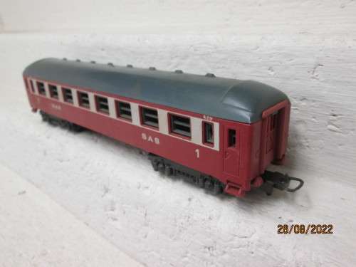 HO SCALE : LIMA : SAR : FIRST CLASS ORANGE EXPRESS COACH