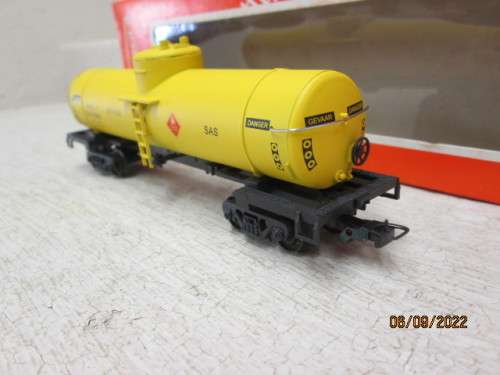 HO SCALE : FRATESCHI : SAR : YELLOW XPHR JET FUEL TANKER - BOXED