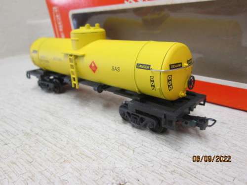 HO SCALE : FRATESCHI : SAR : YELLOW XPHR JET FUEL TANKER - BOXED