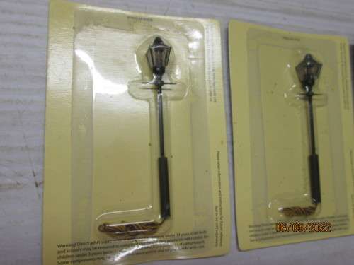 OO SCALE : ELECTRIC STREET LIGHTS - X3 - BOXED