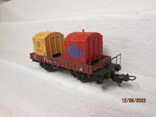 HO SCALE : LIMA : OPEN GOODS WITH CONTAINER LOAD