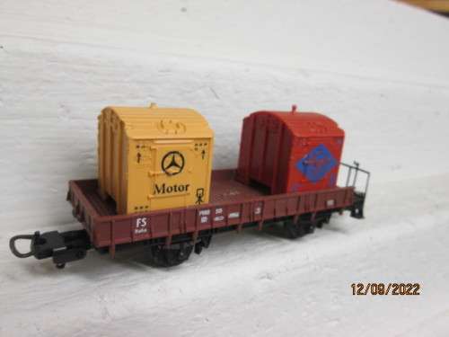 HO SCALE : LIMA : OPEN GOODS WITH CONTAINER LOAD