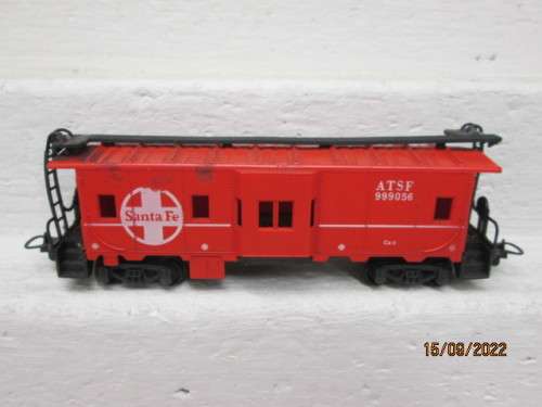 HO SCALE : LIMA : SANTE FE - CABOOSE