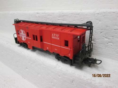 HO SCALE : LIMA : SANTE FE - CABOOSE