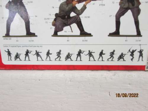 1:32 SCALE : AIRFIX : WWII GERMAN INFANTRY X 14  - BOXED