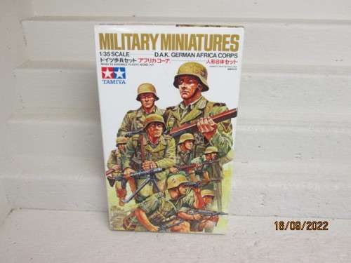 1:35 SCALE : TAMIYA : D.A.K GERMAN AFRICA CORPS  X8 - BOXED