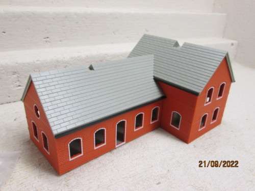OO SCALE : L-SHAPE STATION  BUILDING