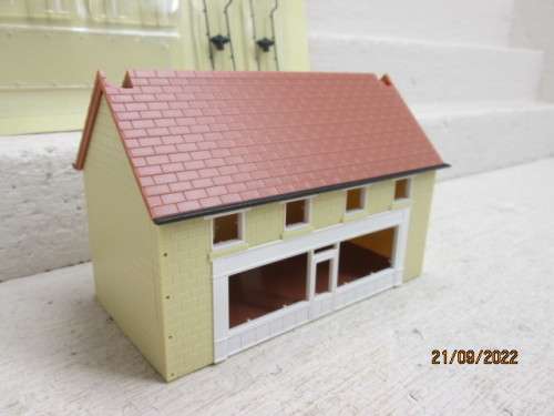 OO SCALE : DOUBLE STORY SHOP BUILDING