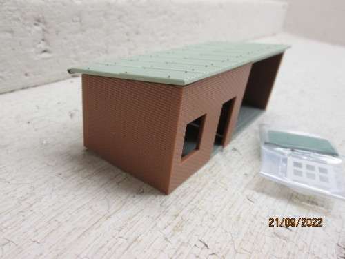 OO SCALE : STATION HALT / SHED - KIT