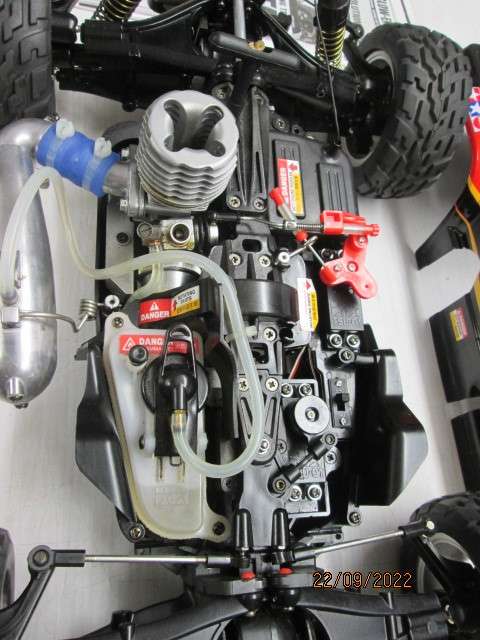 RADIO CONTROL CAR : TAMIYA : 1:10 SCALE : NITRO CRUSHER GAS 4X4 RACING TRUCK
